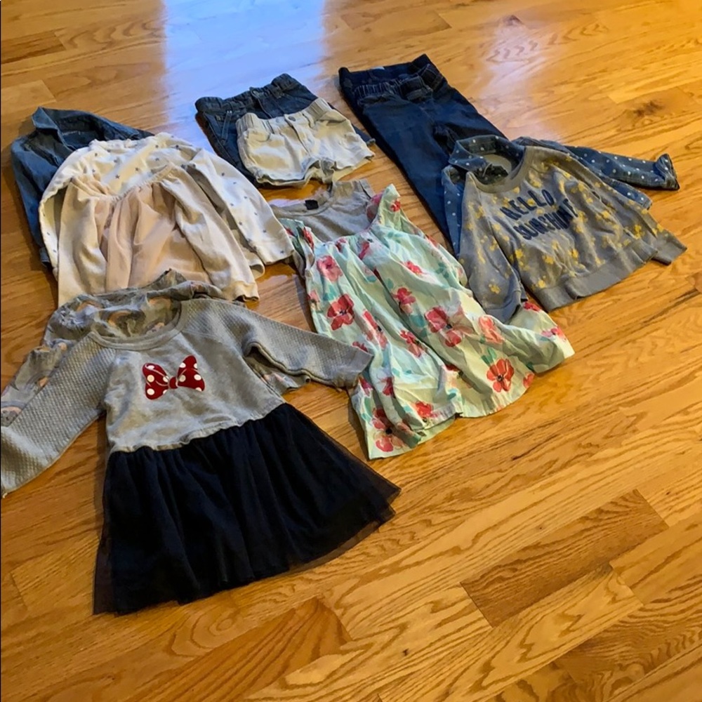 Lot of kids GAP clothes